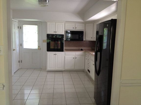 2nd image of 708 Beechnut Ln
