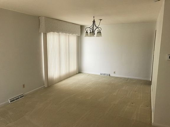 5th image of 1312 Hirsch Ave