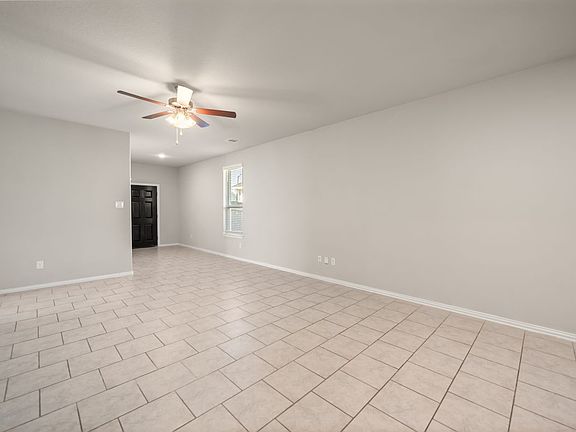 4th image of 8007 Grandstand Pkwy
