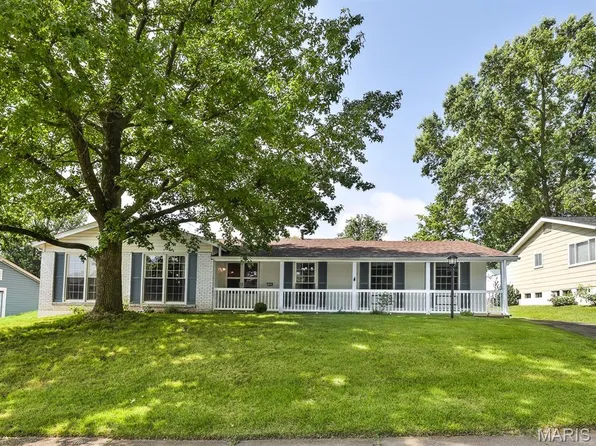 11858 Villa Dorado Dr, Saint Louis, MO 63146