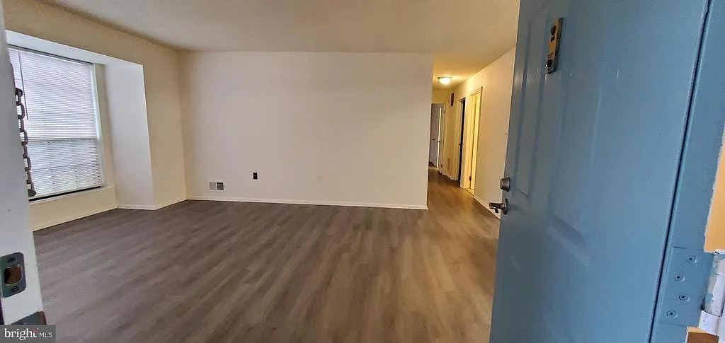2 bed, 2.0 bath, 1203 sqft, $2,300 — Photo 3