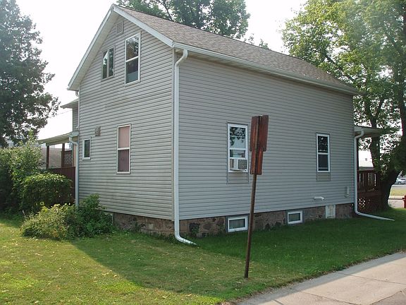 3rd image of 284 1st St N