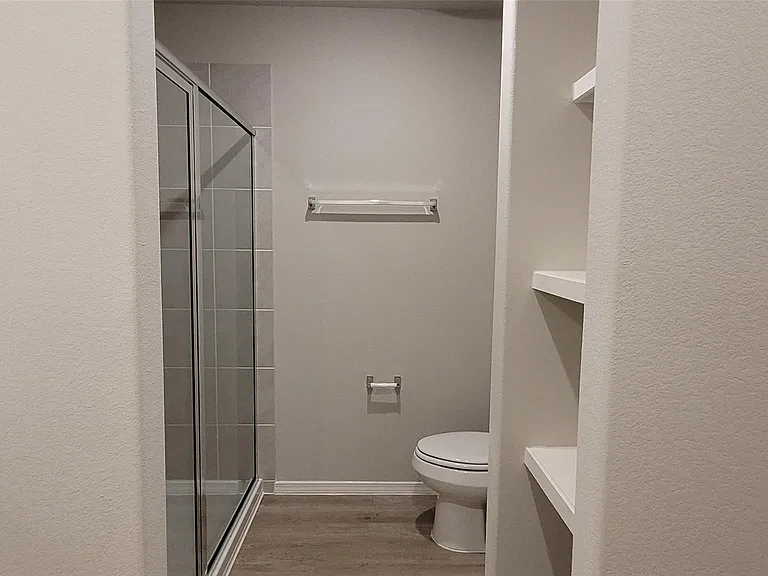 526 Dalloway St — Photo 19