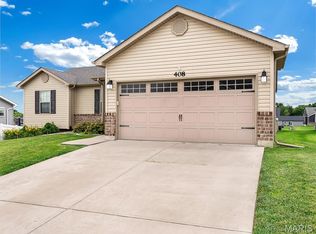 408 Split Rail Dr, Wright City, MO 63390