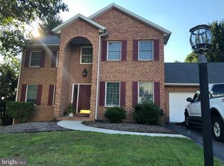 185 Opal Dr, Chambersburg, PA 17202