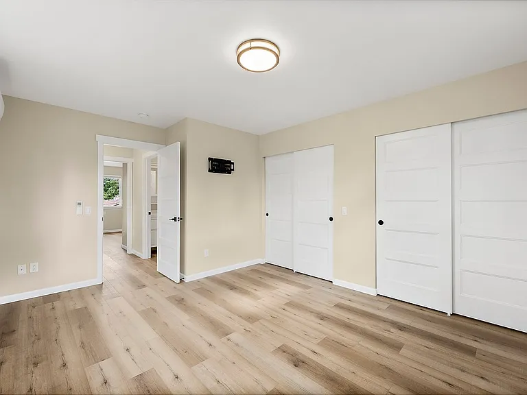 8511 Woodlawn Ave SW — Photo 27