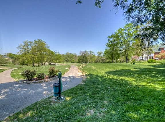 5th image of 295 Hill Ct