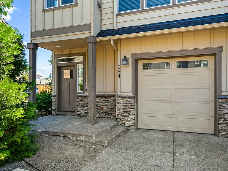 1064 SE Leonel Ln — Photo 6