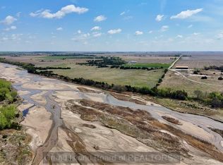 702 W 19th Rd, Phillips, NE 68865