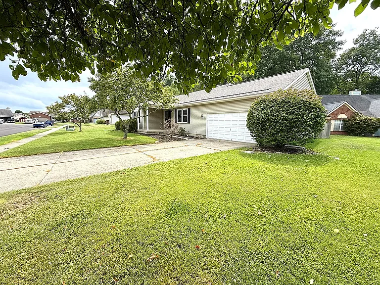 10029 Village Tree Ct — Photo 21