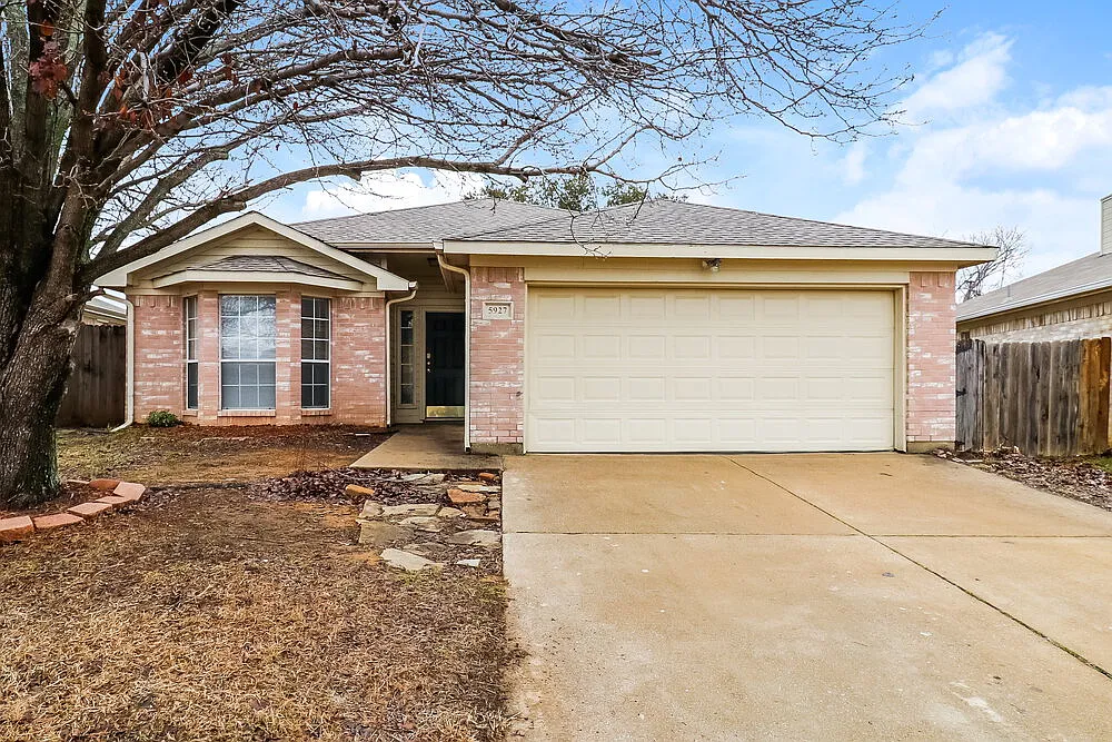 3 bed, 2.0 bath, 1484 sqft, $2,740 — Photo 1