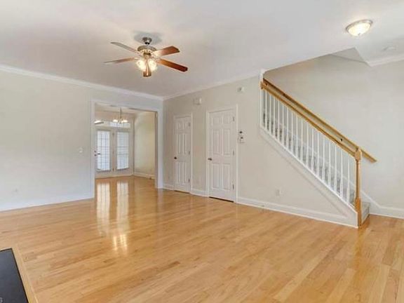 3rd image of 76 Nandina Dr