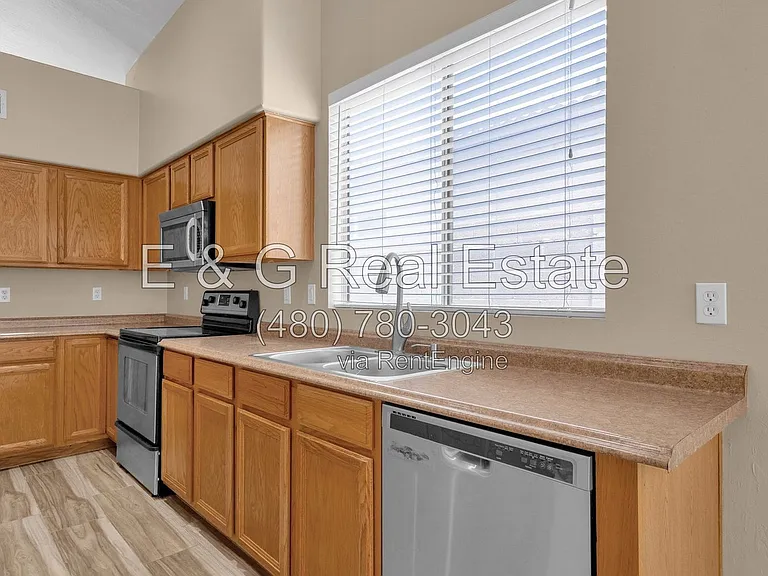 3261 W Ross Dr — Photo 14