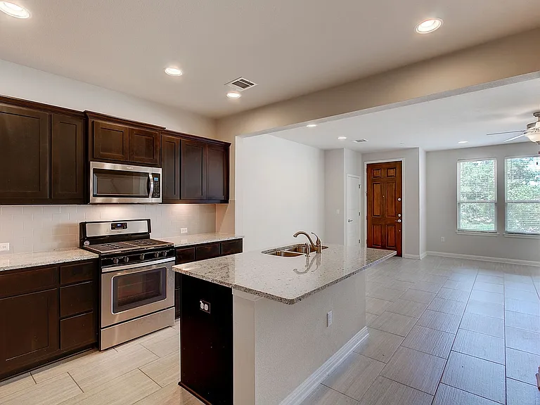 13800 Lyndhurst St #73 — Photo 5