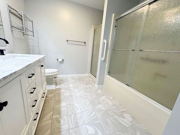 3rd image of 2 Shanbrook Dr