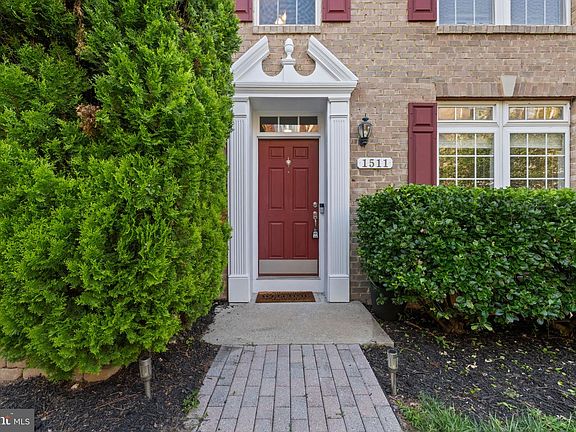 3rd image of 1511 Martock Ln