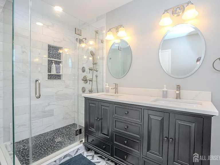 63 Carlisle Ct — Photo 28