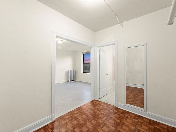 4th image of 2779 N Milwaukee Ave #203