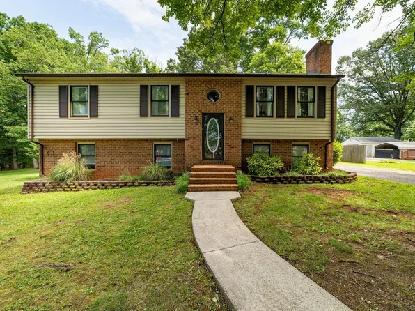 197 Woodhaven Dr, Lynchburg, VA 24502