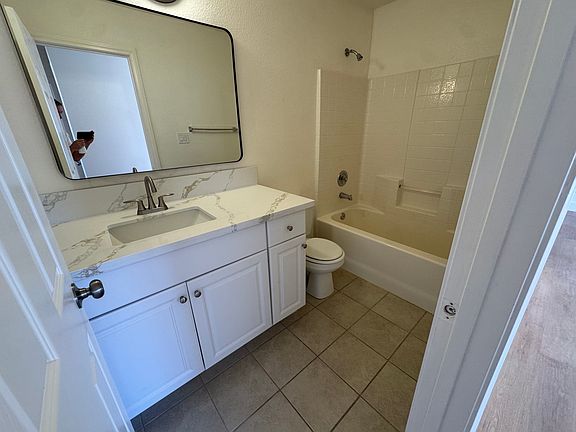 4th image of 1830 Pershing Ave Unit A