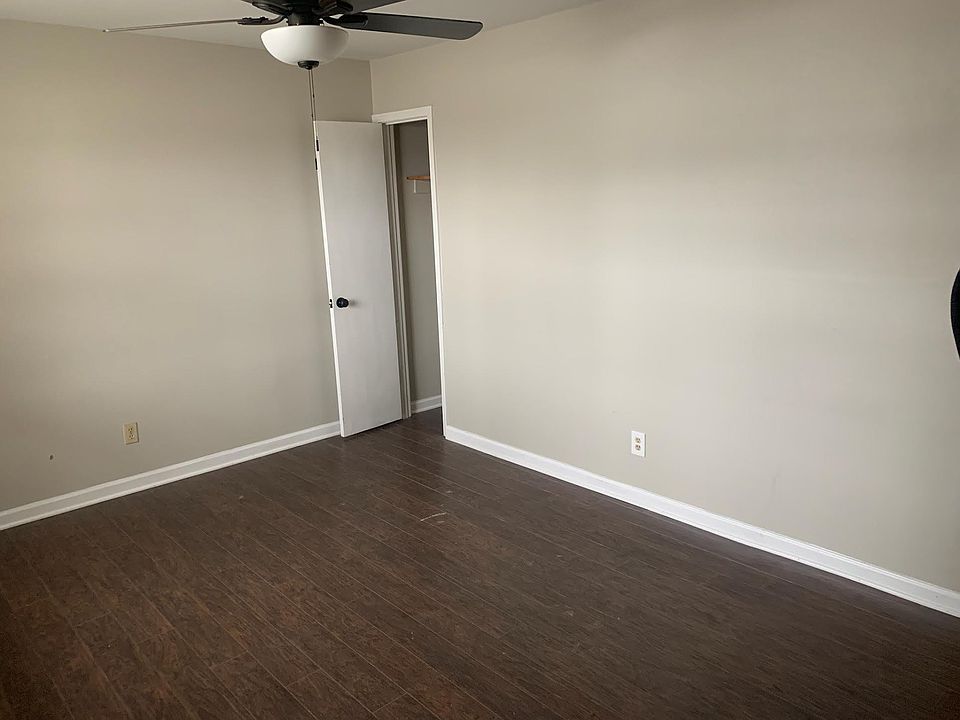 2nd image of 102 Kay Dr #5