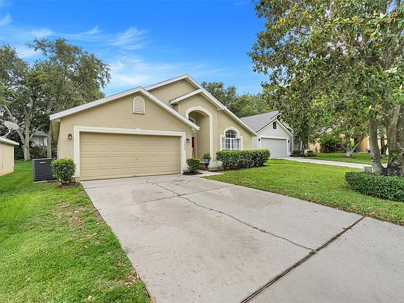 4th image of 17428 Woodfair Dr