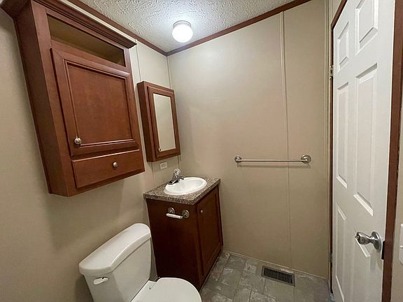 5th image of 516 Courtland Ln #68