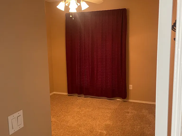 220 E Creekview Dr — Photo 20