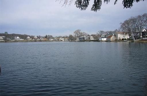 3rd image of 59 Lake Ave