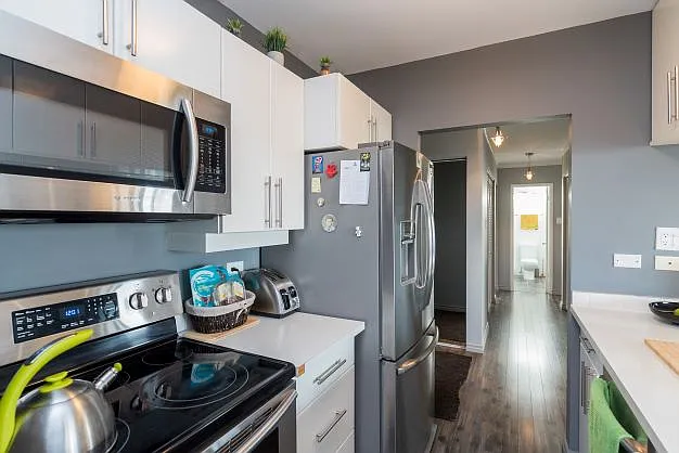 12C Roslyn Rd — Photo 2
