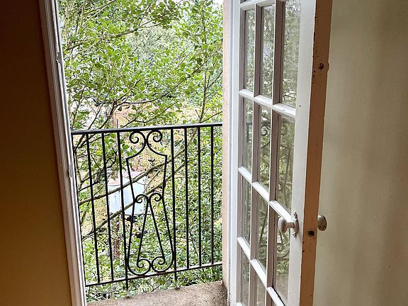 4th image of 22 Terrace Streetsuite C3