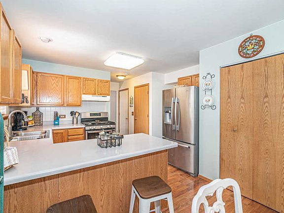 4th image of 3714 Willow Crest Dr