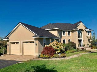 410 Overbay Dr, Petoskey, MI 49770