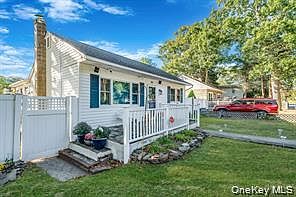 3rd image of 32 Pine Tree Drive