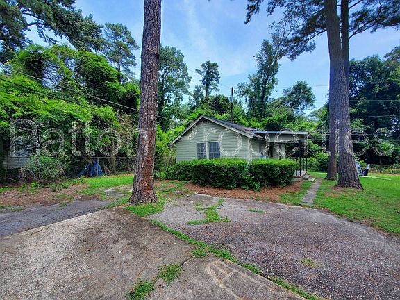 2nd image of 508 Deerwood St #516