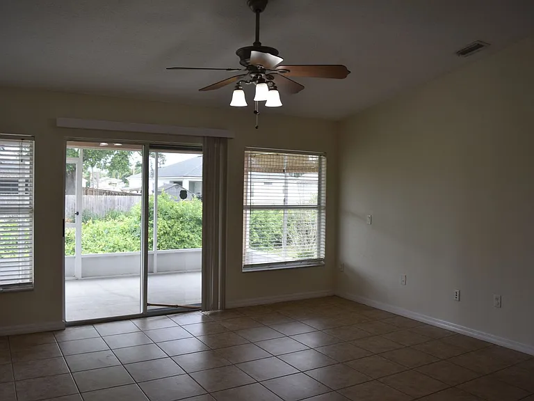 334 Bordeaux Ave NE — Photo 46