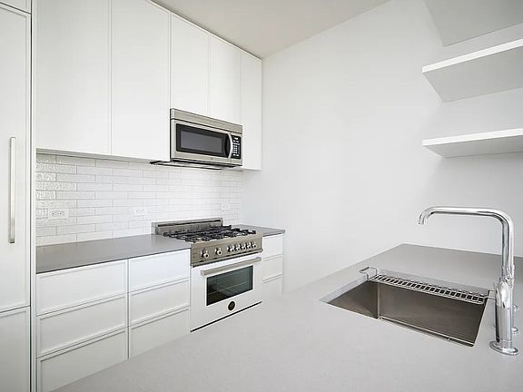4th image of 184 Kent Ave APT D303