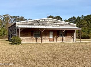 107 Cybur Hills Rd, Carriere, MS 39426