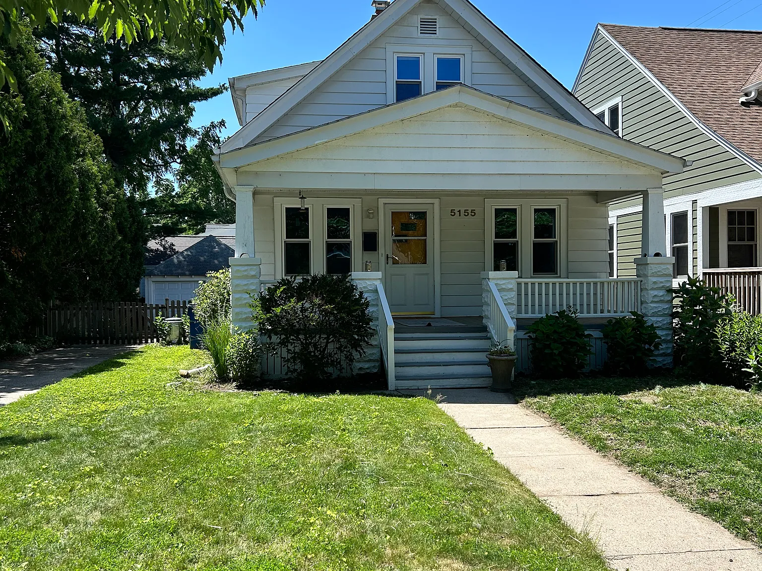 3 bed, 1300 sqft, $4,000 — Photo 1