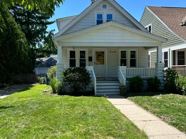 5155 N Elkhart Ave, Whitefish Bay, WI 53217