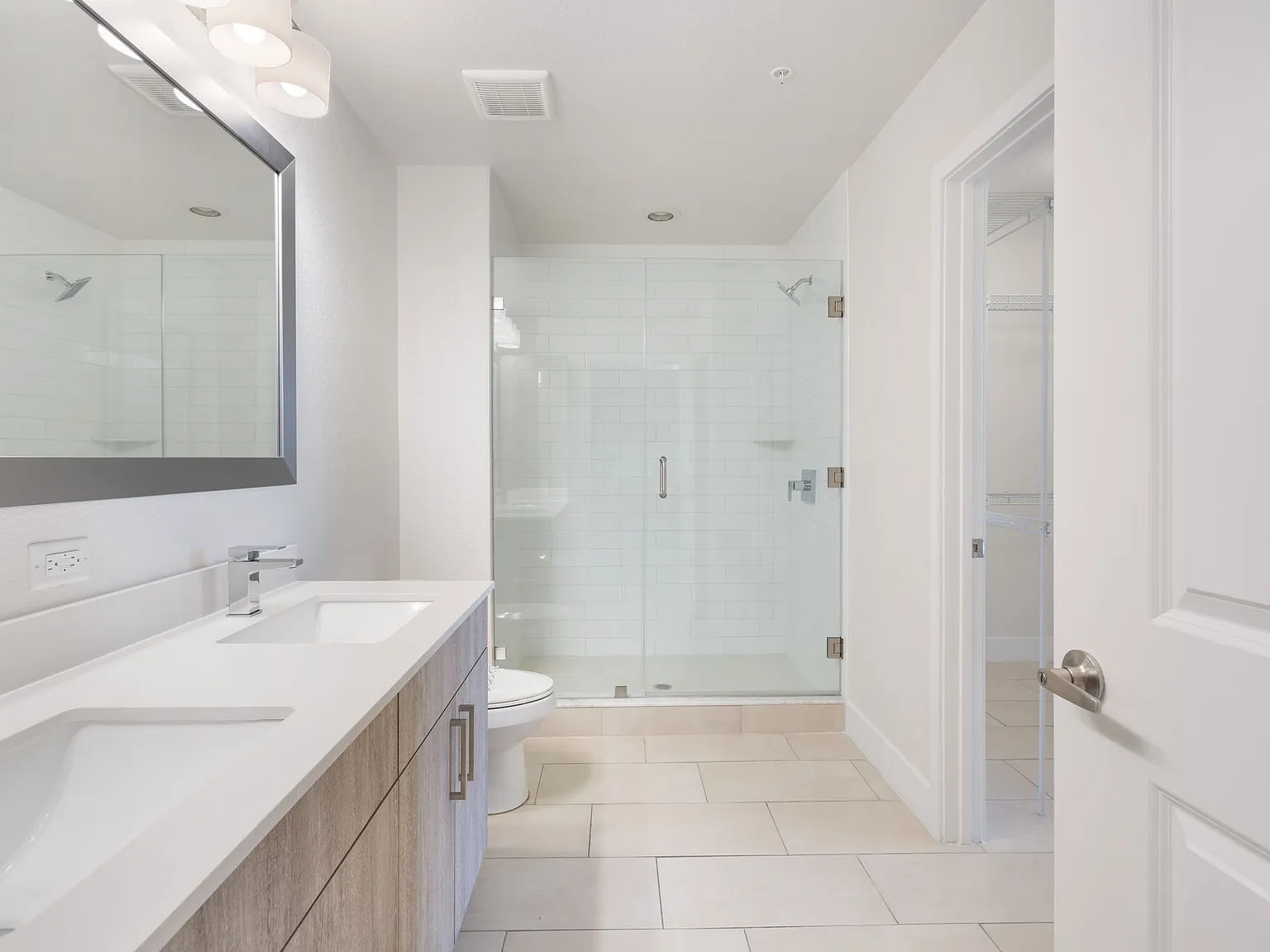 1 bed, 730 sqft, $2,859 — Photo 2