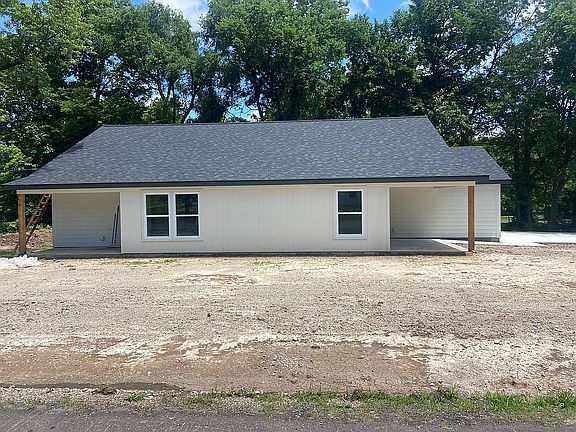 2nd image of 301 E 27th St