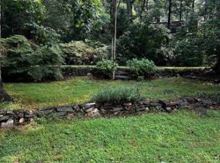 6821 Barr Rd, Bethesda, MD 20816