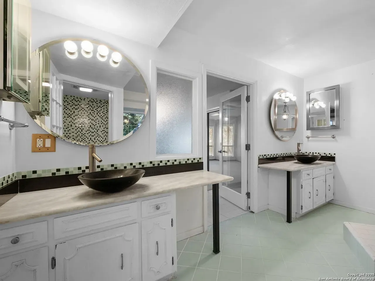 2 bed, 2.5 bath, 2520 sqft, $3,000 — Photo 4