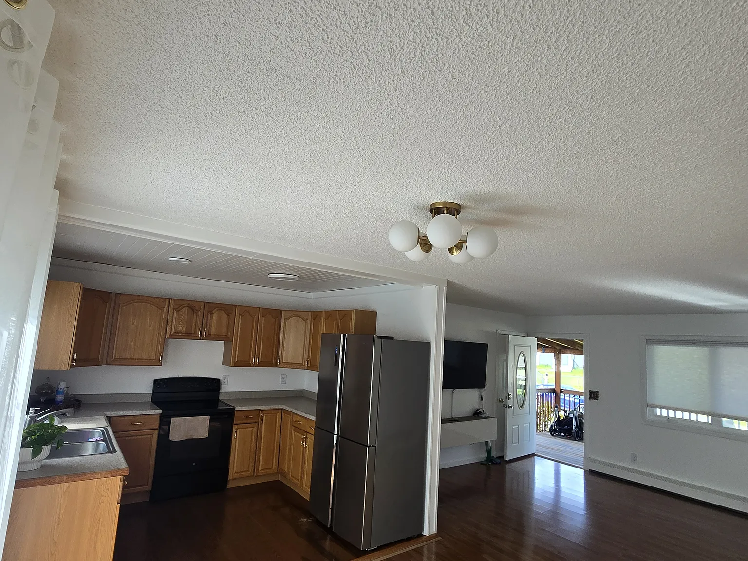 3 bed, 960 sqft, $2,750 — Photo 4