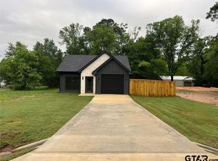 508 E Paschal St, Troup, TX 75789