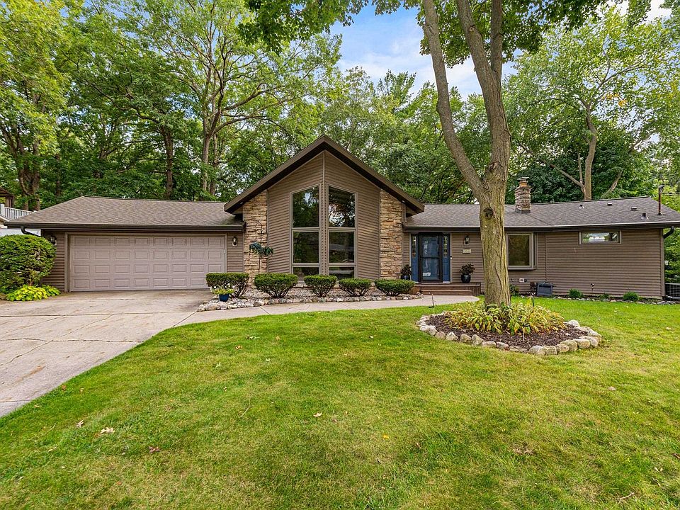 1st image of 3046 Bay View Dr