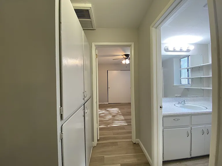880 Conrad Ct — Photo 9