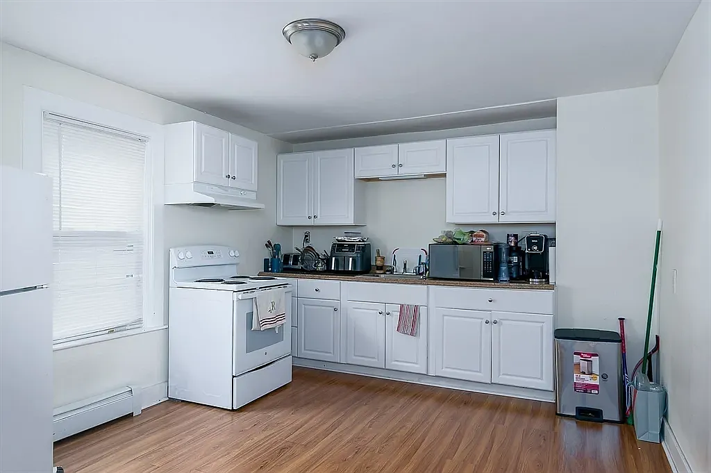 2 bed, $1,700 — Photo 4