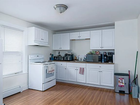 4th image of 75 Crystal St #1